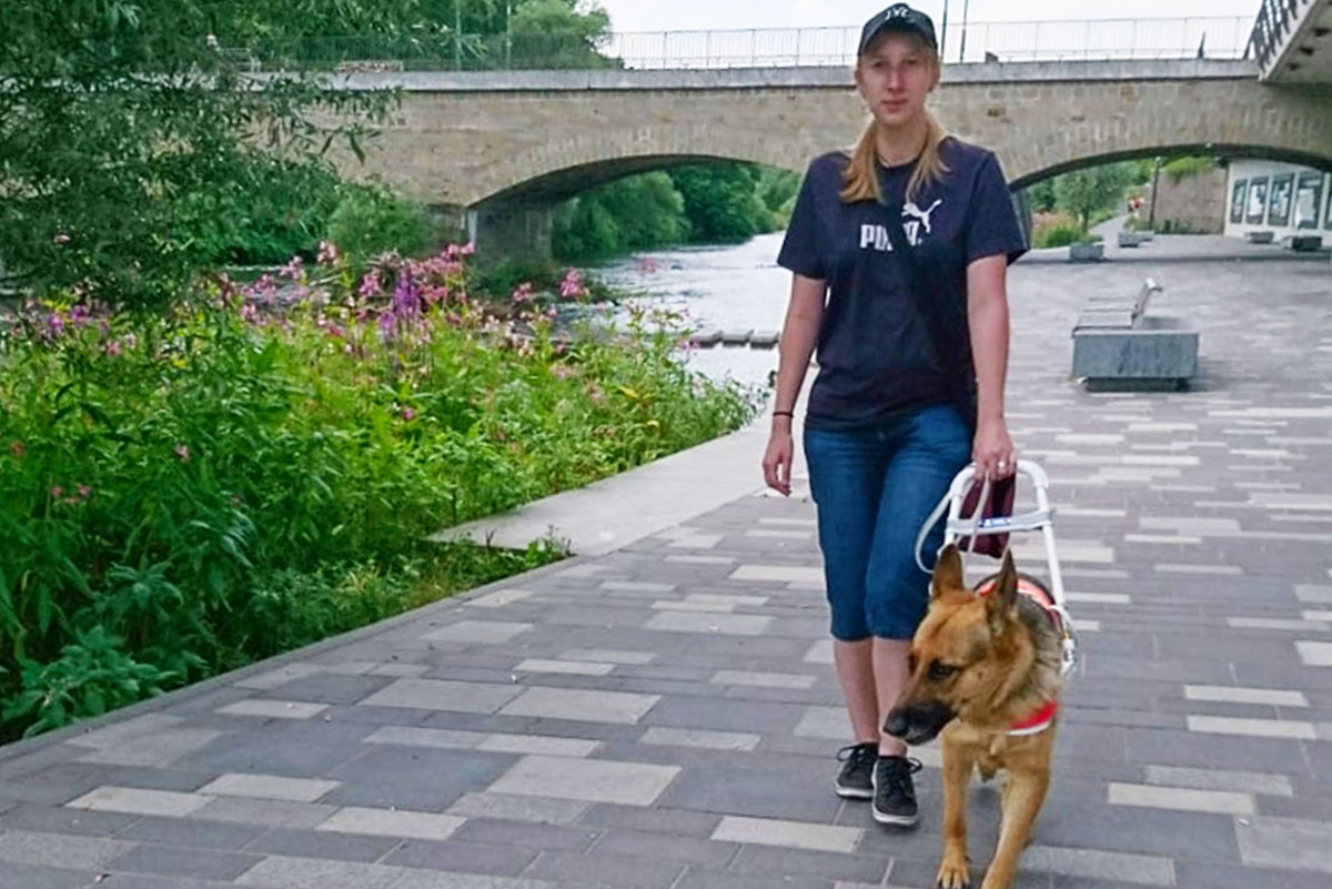 Begegnung und Umgang mit betroffener Person und Assistenzhund